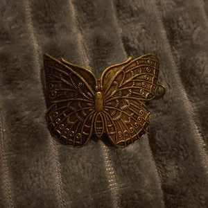 Fjärils hårspänne - Guldigt supersött fjärilshårspänne❤️