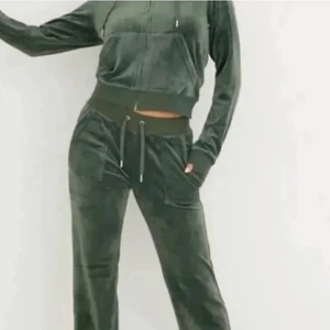 Xxs - Söker! Helst i ljus blå men röd/svart funkar också helst i storlek xxs men xs funkar också! Helst 350 kr 