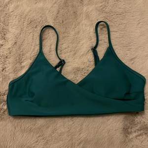 superfin mörk grön/blå bikini ifrån shein som tyvärr är för liten för mig. den är i strl s. 40kr + frakt☺️💗
