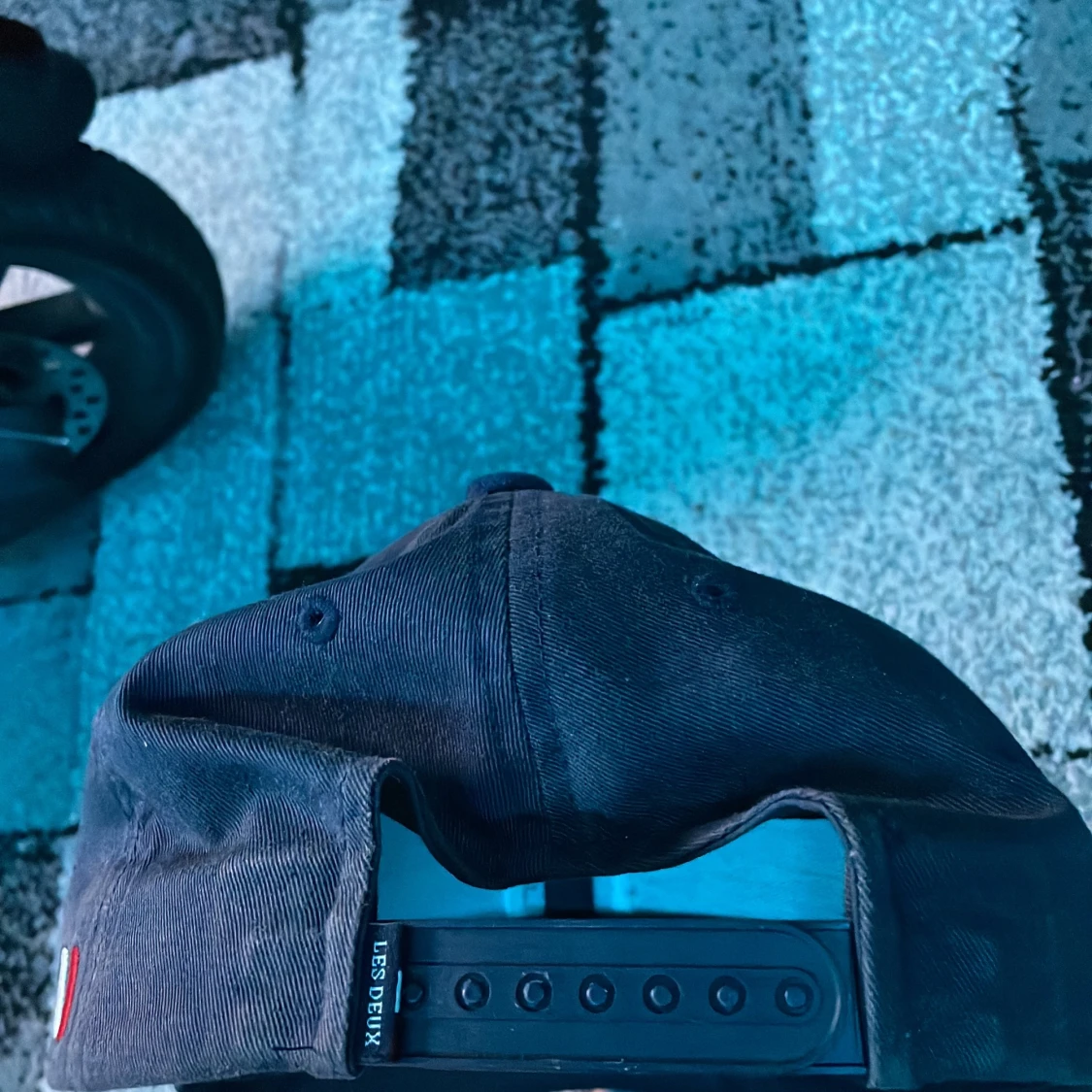 helt ny les deux keps.  - 91