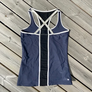 Träningslinne SOC - Träningslinne från SOC med superfin rygg! Använt Max 2 gånger💓 Nypris 350kr, passar både S och M!