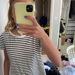 Storlek s - T-shirt från hm i storlek s