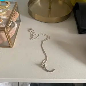 Halsband i silver 