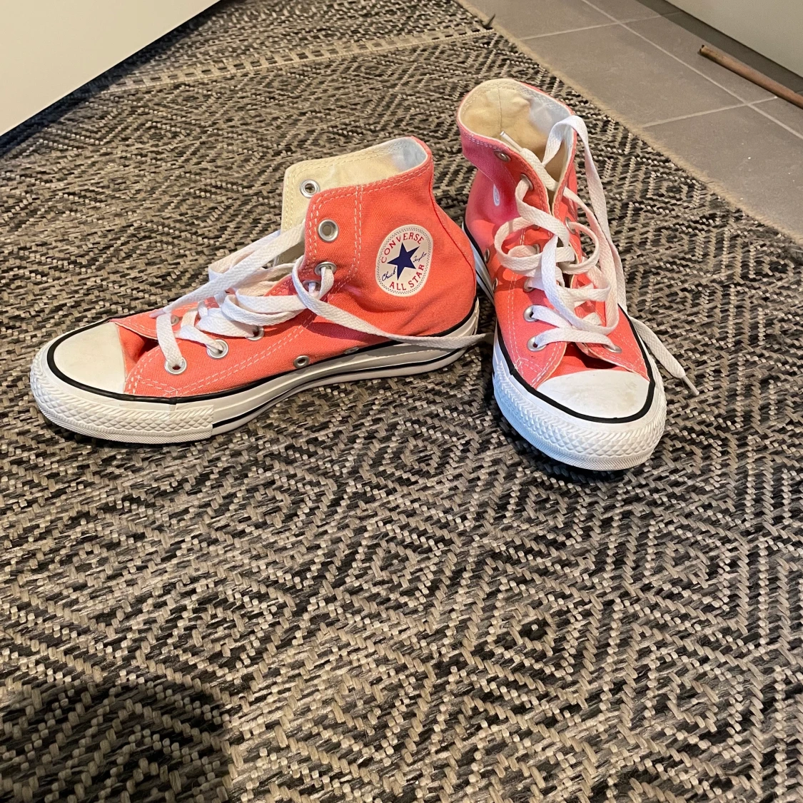 Converse höga strl 36,5 - 91