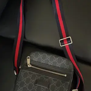 Säljer en helt ny Gucci väska Helt ny 