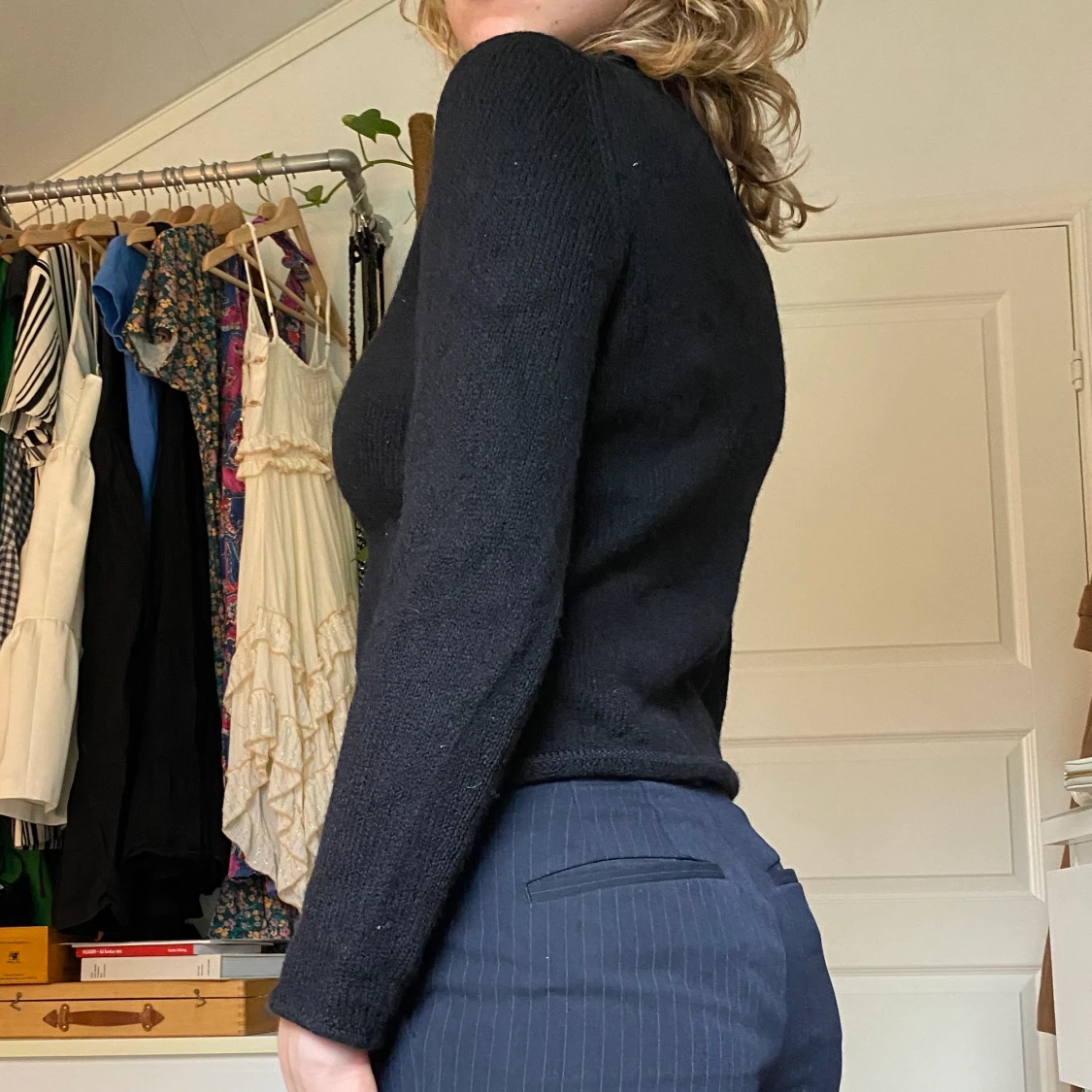 Svart tjocktröja från Repeat i merionoull stl S