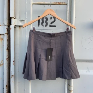 Kjol weekday  - Så najs kjol från weekday i stl 36. Oanvänd! Köparen står för frakt <3 