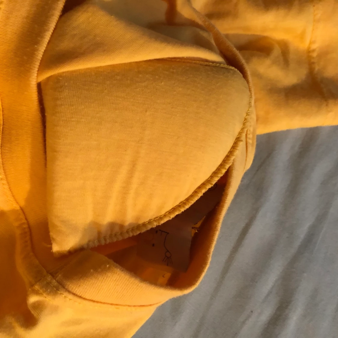 T-shirt med arm puffar  - 91