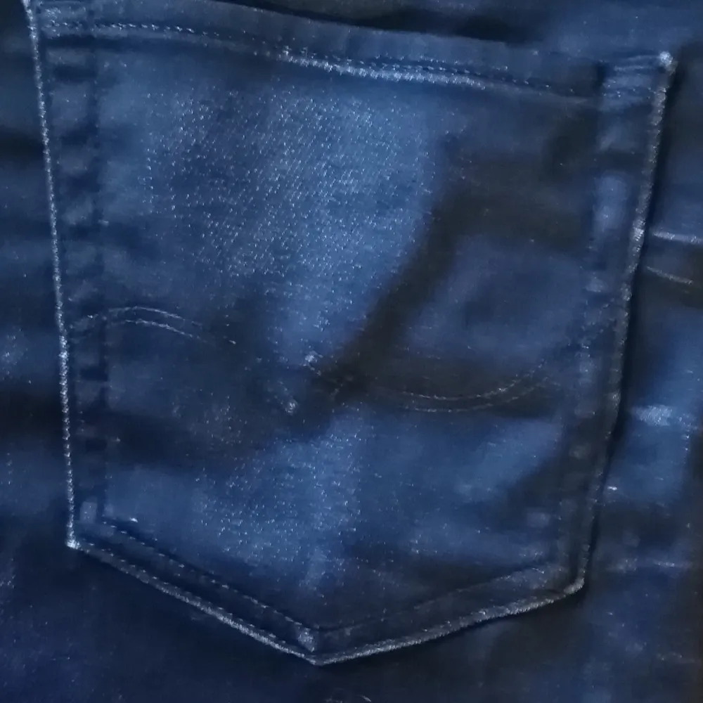 Nya straight fit jaeans en månad gamla nypris 800kr. Jeans & Byxor.