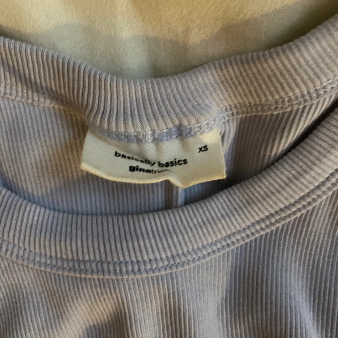 Ljusblå topp från Gina Tricot - 91