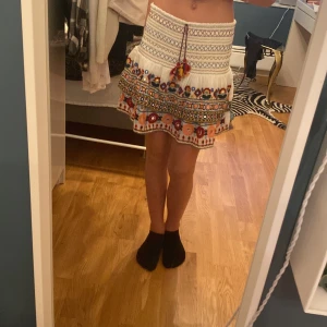 Zara kjol  - En aldrig anständig zara kjol med prislappen kvar 💗