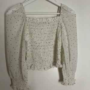 Topp - Prickig topp köpt på hm💕
