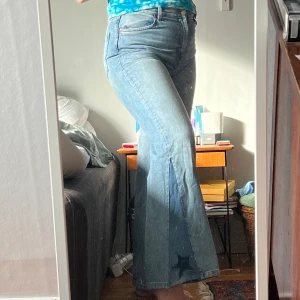 Bootcut jeans - 70s bootcut jeans med stjärnor