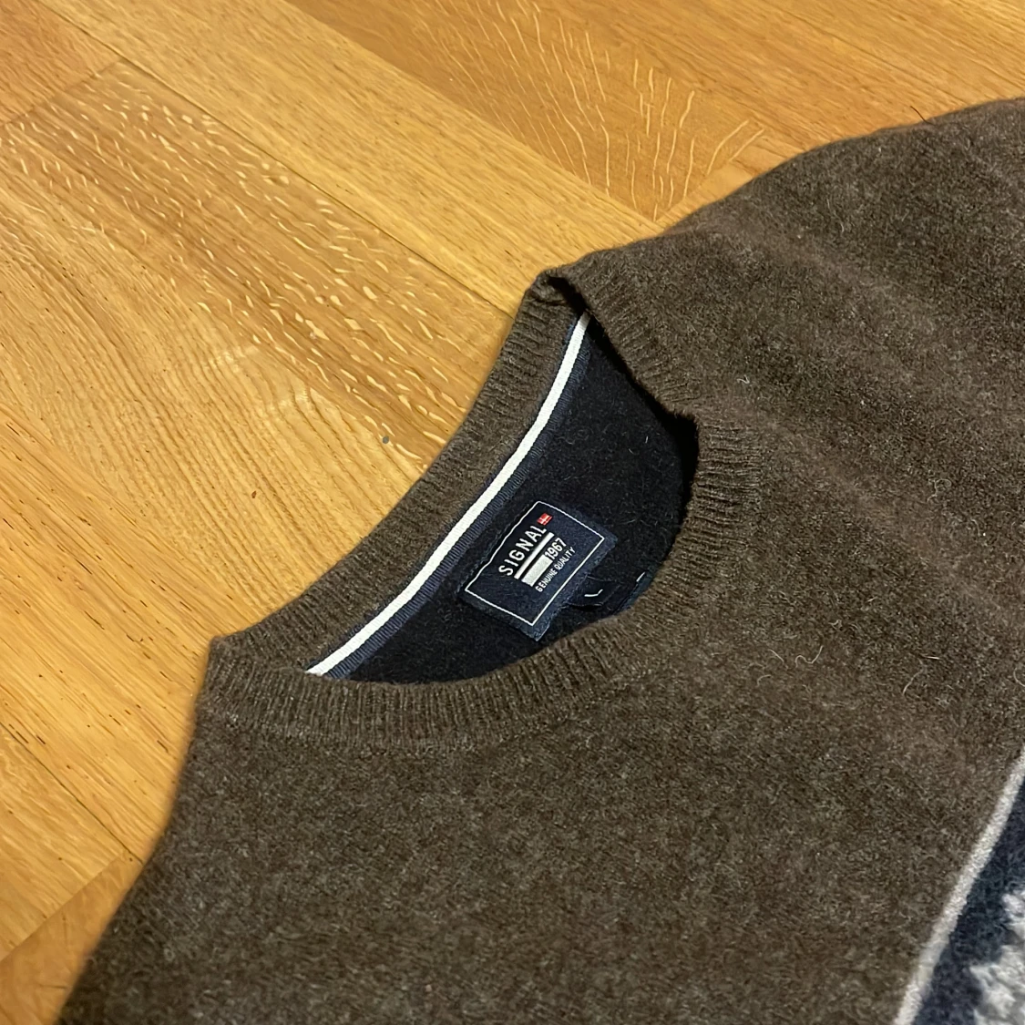 Signal stickad tröja  - 91