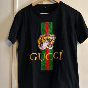 Gucci -tshirt i mycket bra skick.