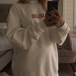 Sweatshirt  - En superfin vit oversized sweatshirt som är från kollektionen ”Reclaimed vintage”’från asos 