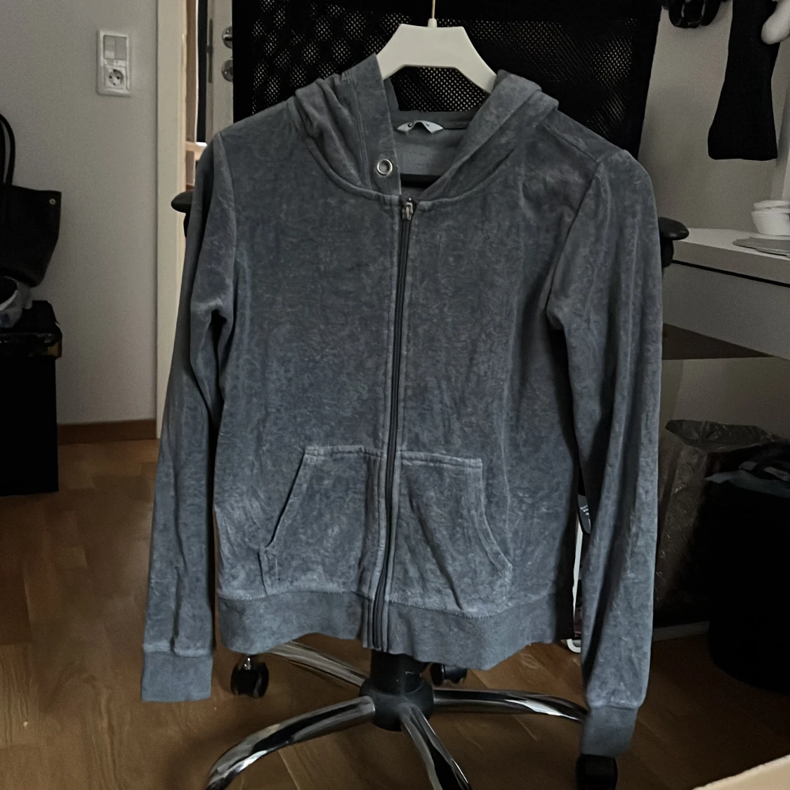 Huvtröja med dragkedja