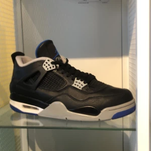 Jordan fyra motorsport alternate - Äkta utan box. Har haft på mig dem en gång på ett bröllop. StockX pris: 5750