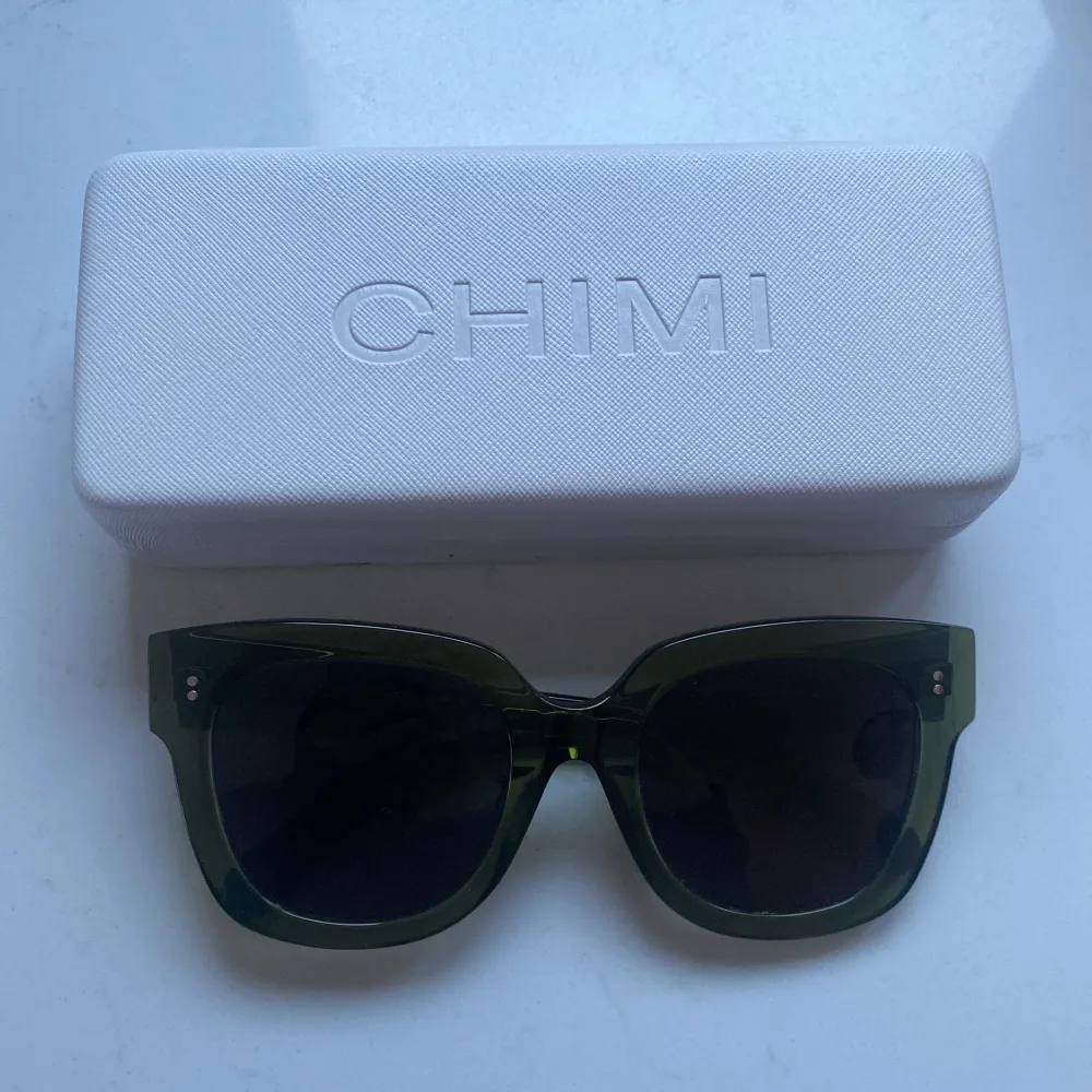 Superfina solglasögon från Chimi, färg kiwi modell 008👏🏻700kr, pris kan diskuteras vid snabb affär. Accessoarer.