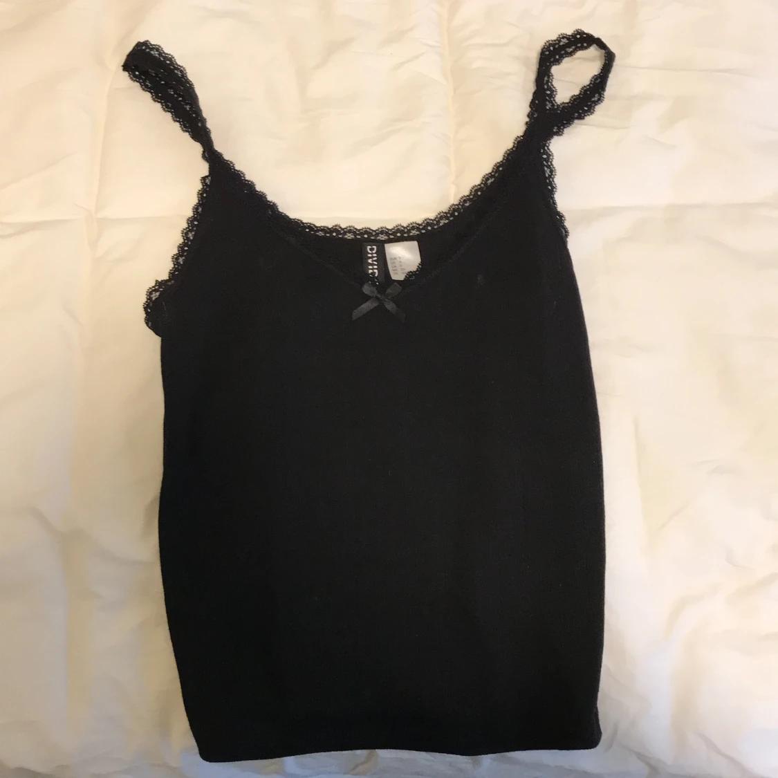 Black line from H&M