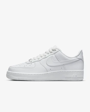 Nike Airforce1 - Hej! Säljer mina nike airforce1 då de inte kommer till någon anvöndning, använd enstaka gånger, nypris 1349!💞 