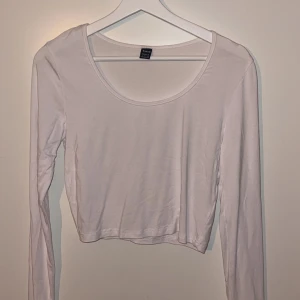 Tröja storlek L - Magtröja i storlek L från Shein 