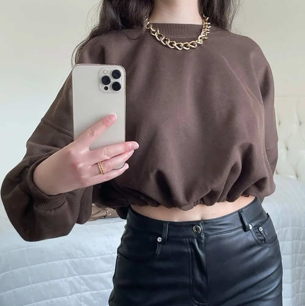 Använd för bilder Croptop sweatshirt från Zara. Toppar.