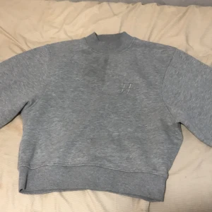 Carin Wester  - Säljer min Carin Wester hoodie som bara har legat i garderoben 