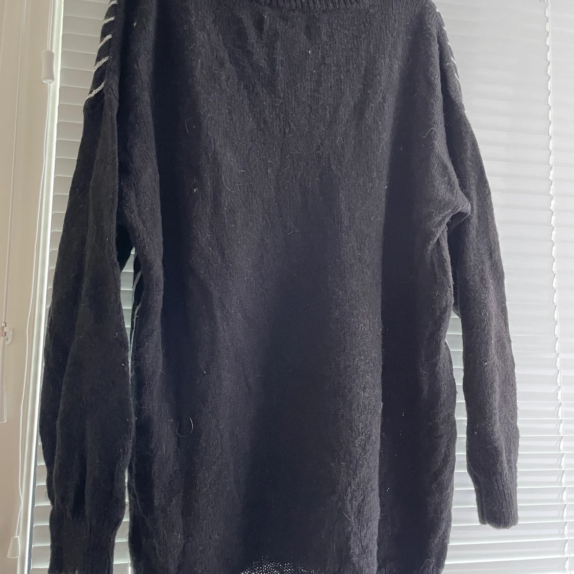 Stickad lång tröja med Musse Pigg i storlek L - 91