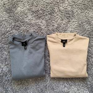 Säljer dessa två tröjor från H&M för 100kr, då dom inte används längre. 40 kr styck, knappt använda!  Vid intresse tveka inte att kontakta 🥰