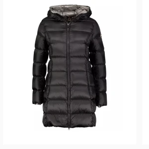 Colmar jacka lång - Inte använt så ofta. Kan användas som både höst och vinter jacka. Bekväm. Ingen päls  