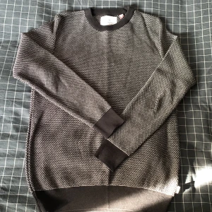 Stickad tröja  - Stickad tröja storlek S, skriv för mer info.