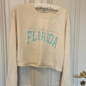 H&M sweatshirt - Bra kvalitet, bra till: vardan, idrott, rörelse etc. Special kollektion. Tryck *Florida"     