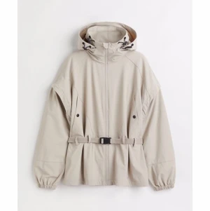 Jacka från H&M - Slutsåld jacka i strl XS i färg beige. Avtagbara ärmar. Frakt ingår i pris