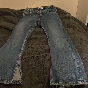 Jeans - Jenas frön zara gör att spänna i midjan storlek 152