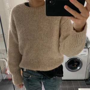 Hm tröja - Sååååå fin tröja från Hm i alpacka/woolblend. Nyskick, hör av er vid frågor 