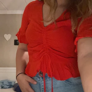 Tröja - Fin röd topp, använd 1 gång💓