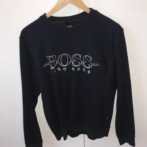 Hugo boss pull over - Extremt bra skick