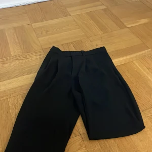 Snygga byxor  - Jag köpte dessa byxor från Turkiet. Mycket bekväma och snygga byxor.