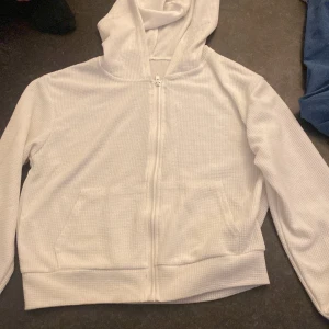 Luvtröja  - Vit luvtröja 