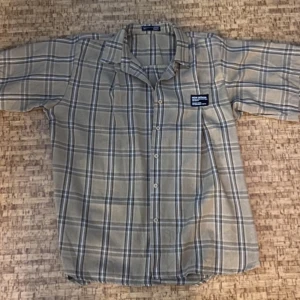 Flanellskjorta - Snygg flanell skjorta som inte kommer till användning längre 🤎