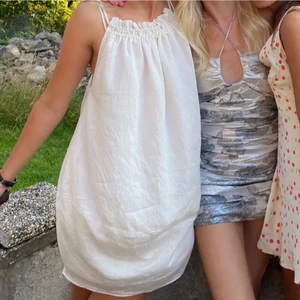 Klänning H&M - Klänning från h&m, nyskick. Köparen står för frakten.💗