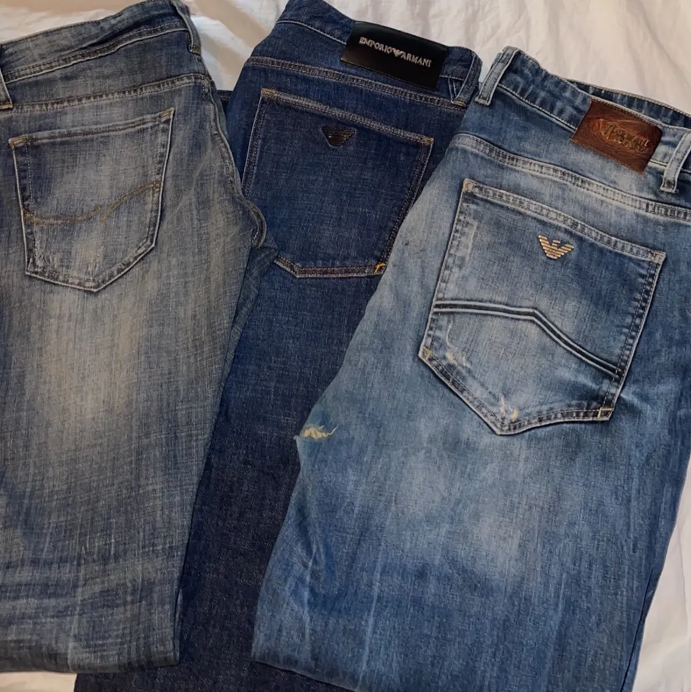 Säljer nu Armani jeans mörkblå storlek 38/34 800kr                      Ljusblå Armani jeans storlek 38 800kr                                             Jack and Jones storlek 28/30 300kr . Jeans & Byxor.
