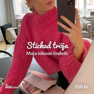 Stickad Maja Nilsson lindelöf - Säljer min rosa stickade tröja från Majas kollektion med Gina. Superfint skick, väldigt sparsamt använd. ❤️ storlek S. Frakt kostar 66kr
