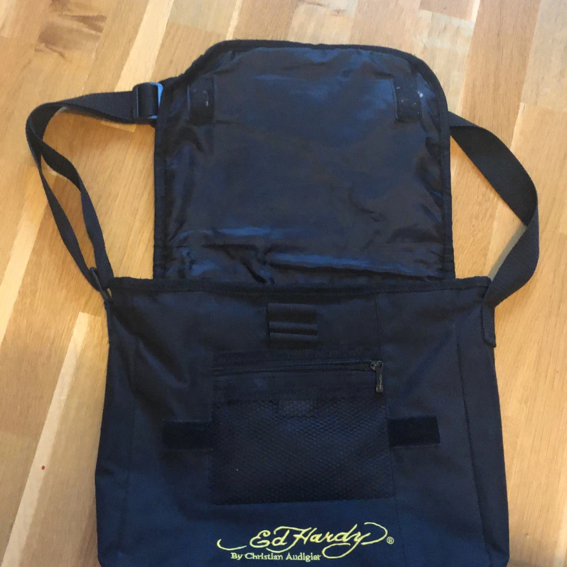 Ed hardy väska  - 90