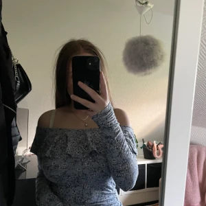 Tröja från ginatricot  - En fin tröja från ginatricot, i fint skick, knappt andvänd💕