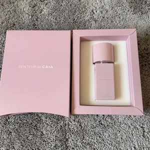 Caia Parfym Senteur de Caia - Helt ny och oanvänd parfym från Caia cosmetics.  Senteur de Caia 50ml Säljes pga felköp