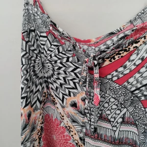 Klänning - Köpt i Australien från märket Dotti. Riktigt fin och skön sommarklänning!