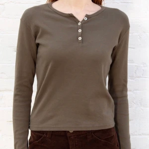 Callan top - Brandy Melville callan top❤️ säljer då den inte kommer till användning längre❤️