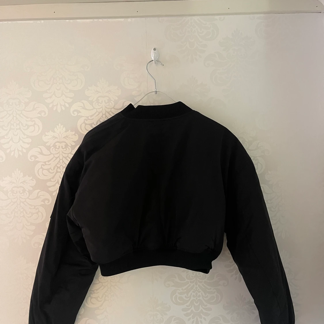 Svart cropad bomberjacka💥 - 91